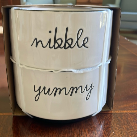 Set up 26 inch stackable Rae Dunn pet bowls - Picture 1 of 6